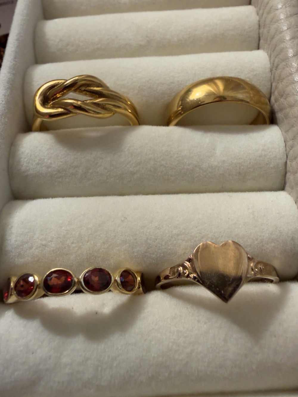 Bundle of 4 Gold Plated Size 7 Rings - Picture 2 of 2